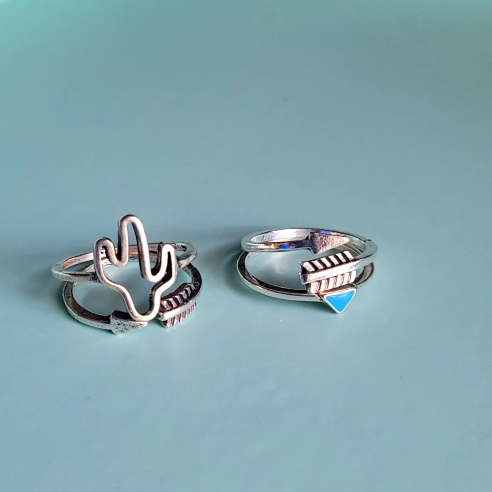 🤍3/$30 Stackable Cactus Ring Set - Picture 4 of 4